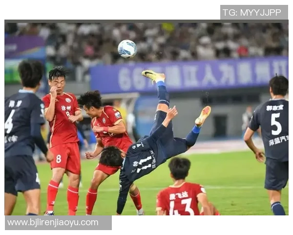 足球明星面孔合拍盛宴展现球场魅力与个性风采的精彩瞬间